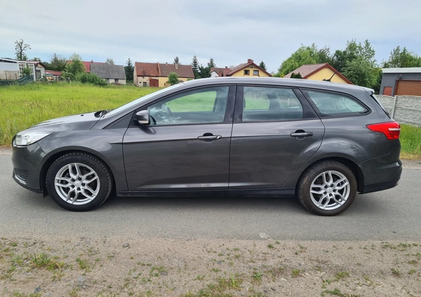 Ford Focus cena 32900 przebieg: 102000, rok produkcji 2015 z Sztum małe 211